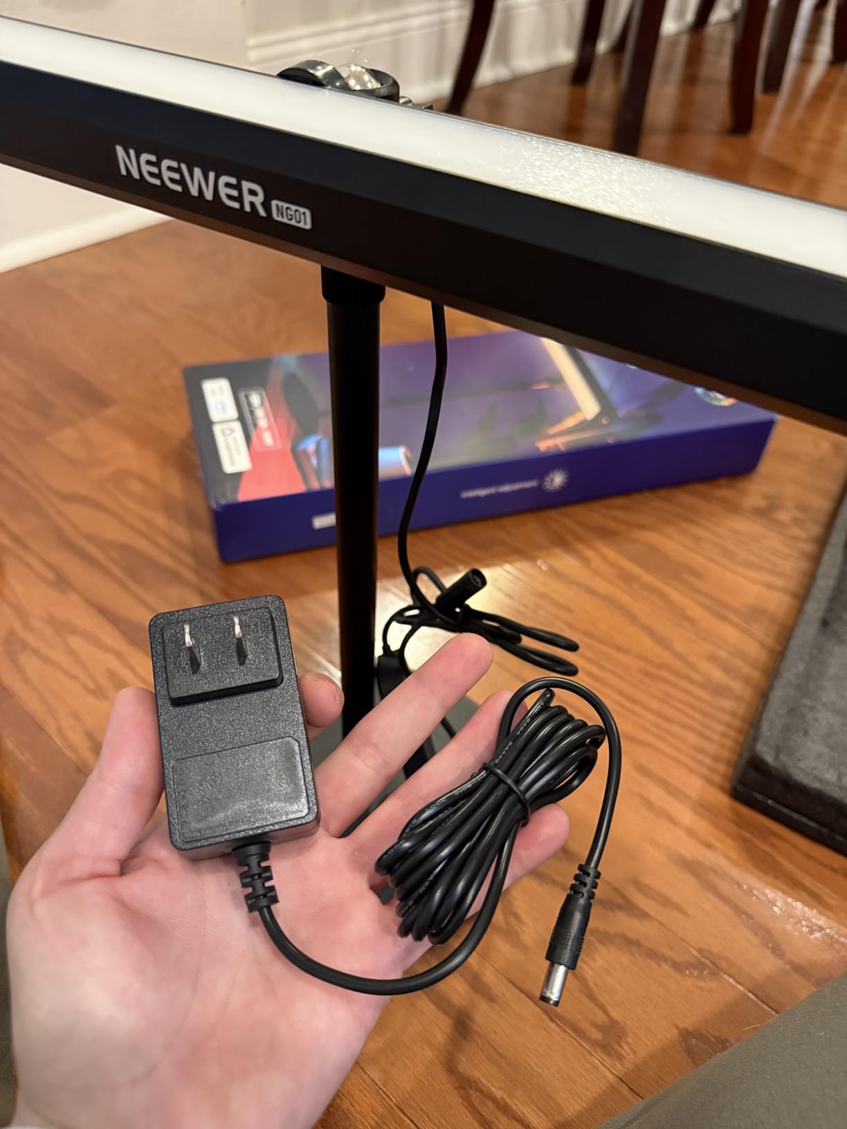 NEEWER Dual Sided RGB LED Streaming Key Light, Smart Desk Lamp Compatible with Alexa Google Assistant for Gaming Video Conference, 16 Million Colors, 2700K-7000K/CRI97+ Studio Tube Lighting, NG01 customer photo 2