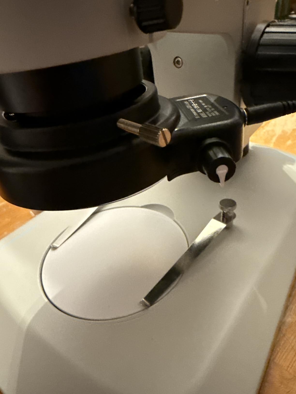 Professional Trinocular Stereo Zoom Microscope with 56-Bulb LED Ring Light, 6X-45X Magnification, WF10X Eyepieces, 0.6X-4.5X Zoom Objective, 0.5X CTV Trinocular High Definition Adapter customer photo 1