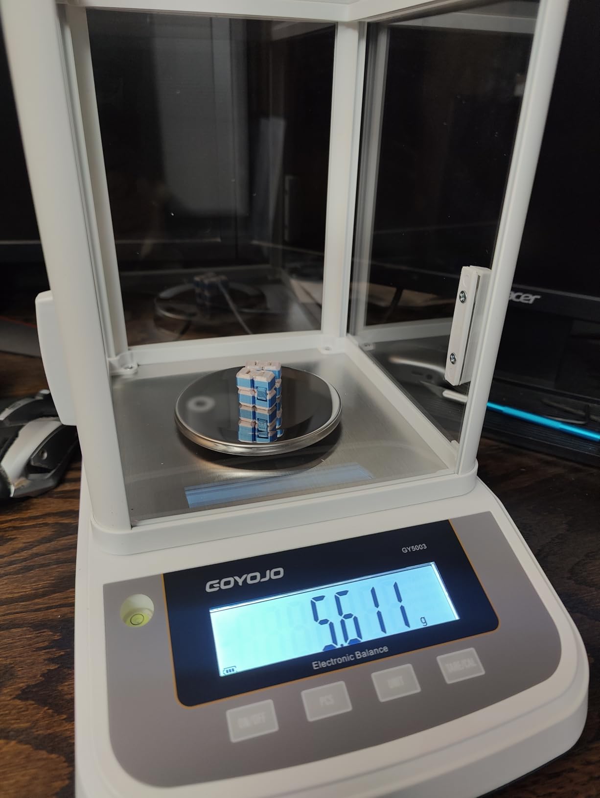 Lab Analytical Balance 500g x 0.001g Precision Digital Scale with Windshield and RS232 Interface customer photo 1