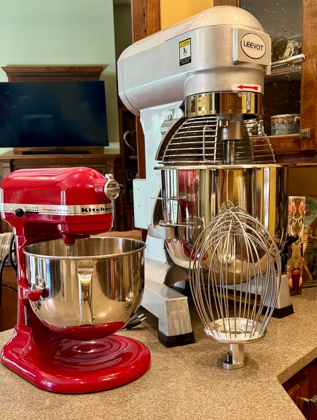40lbs/30Qt Commercial Spiral Dough Mixer with Timer, 1800W Electric Dough Kneading Machine with 304 Stainless Steel Bowl, Touch Screen, 2 Speeds Dual Rotation for Restaurant, Bakery, Pizzeria customer photo 1