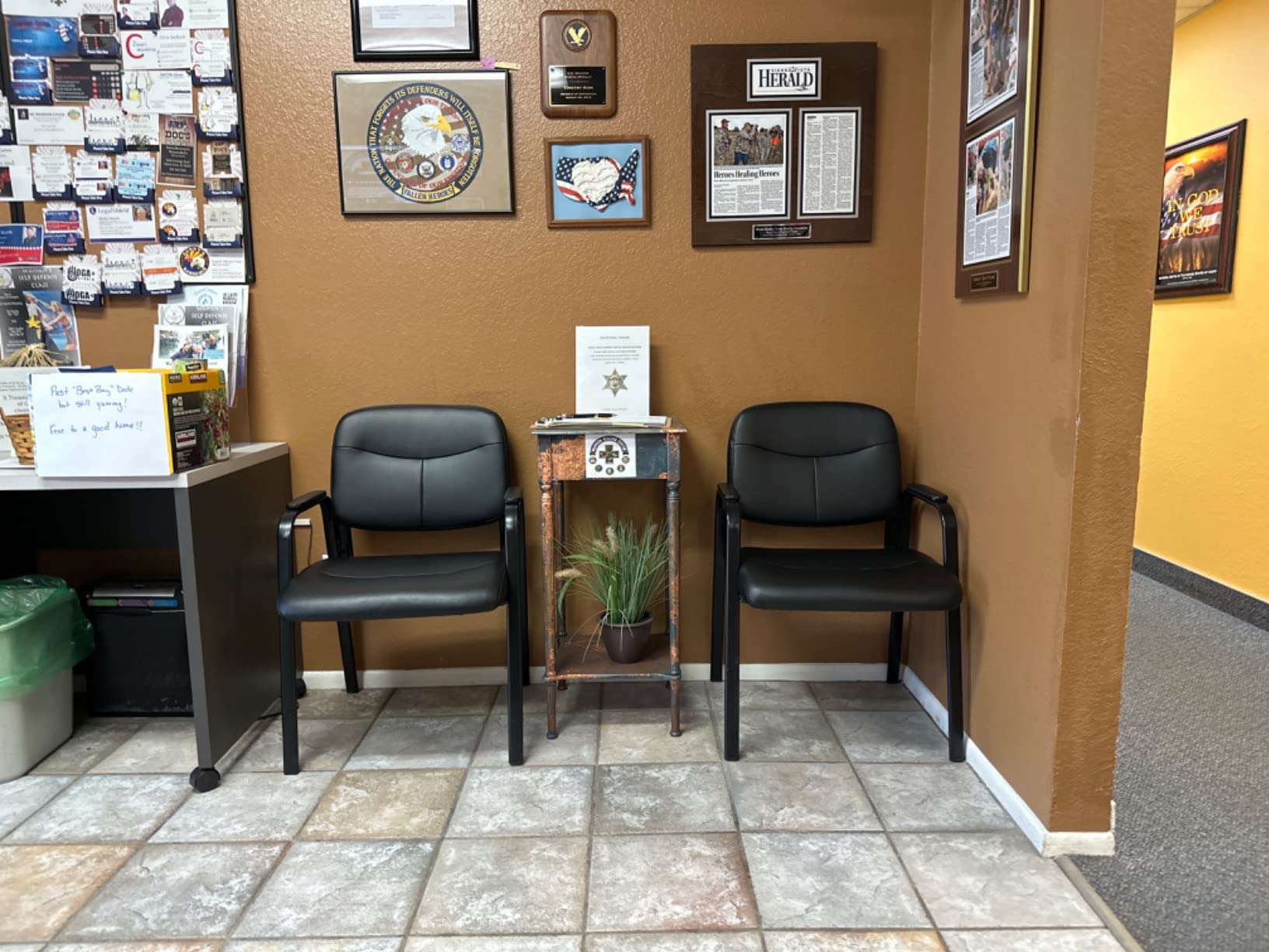 OLIXIS Waiting Room Chairs Set of 2, Guest Chairs No Wheels | 500lbs PU Leather, Padded Armrest, Conference Lobby Office, Medical Waiting Area, Brown customer photo 2