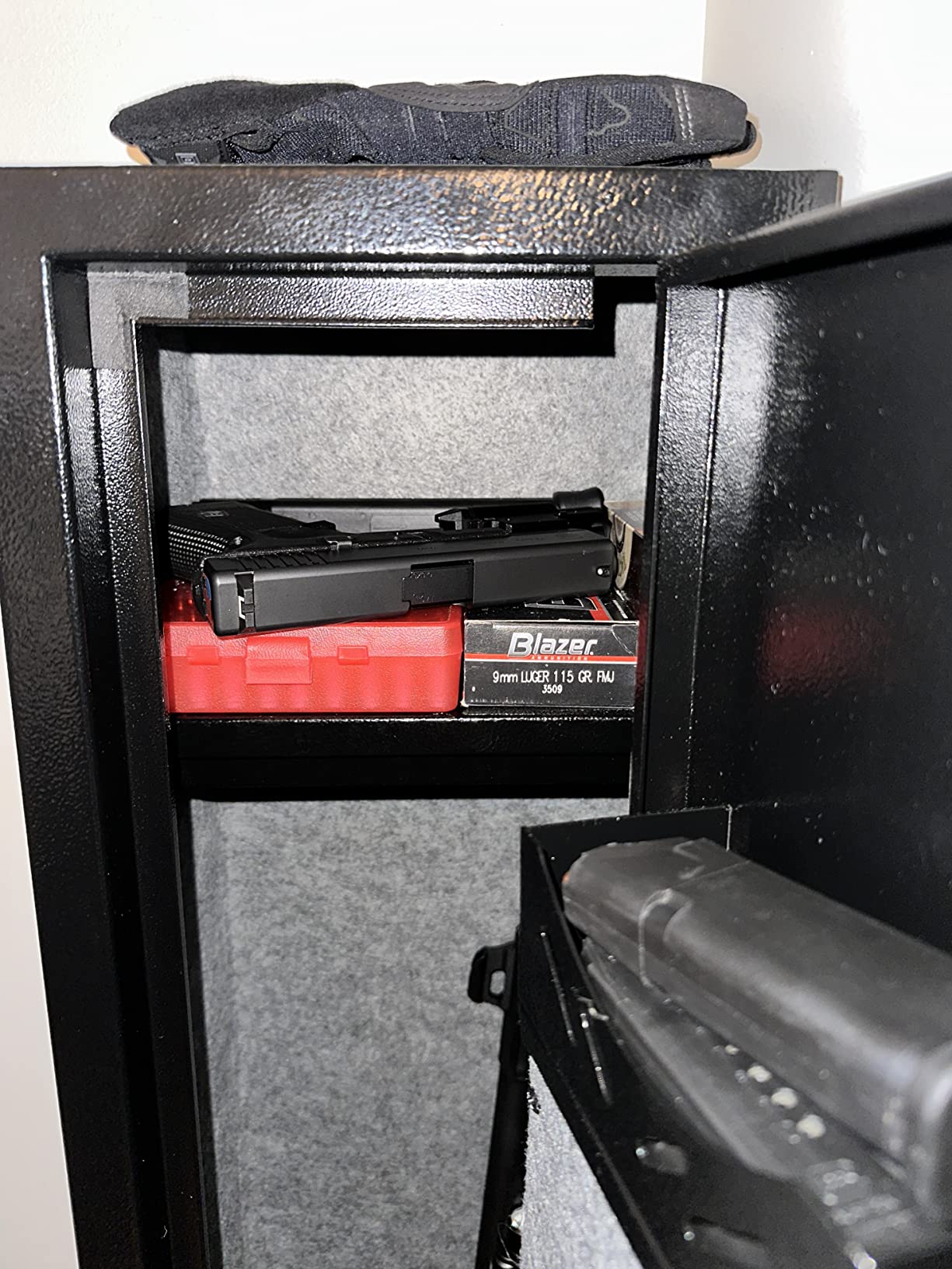 3-5 Long Gun Safe, Anti-Pry Cabinet for Scoped Rifles & Shotguns | Heavy-duty anti-pry construction, digital keypad, backup battery box, pre-drilled mounts customer photo 1
