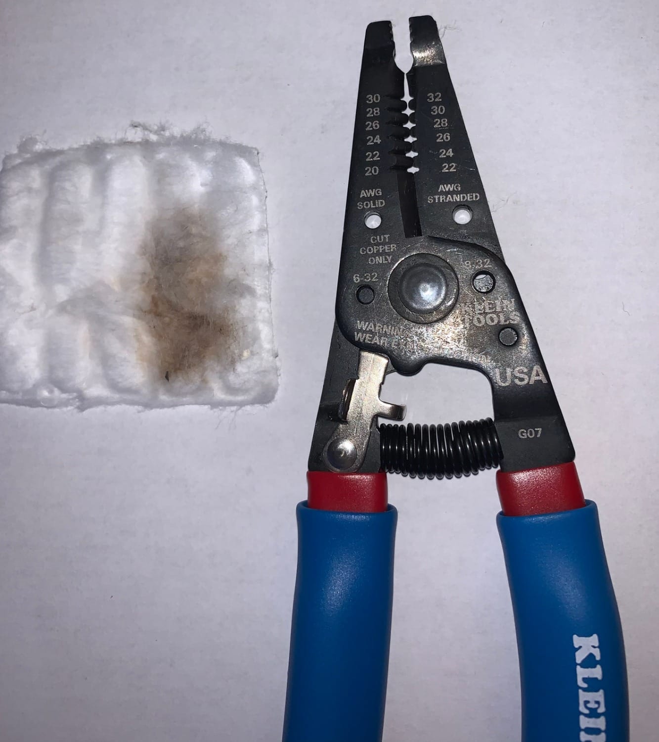 Klein Tools 11057 Wire Cutter/Stripper, Made in USA, Heavy Duty Cutter for 20-30 AWG Solid and 22-32 AWG Stranded Wire customer photo 2