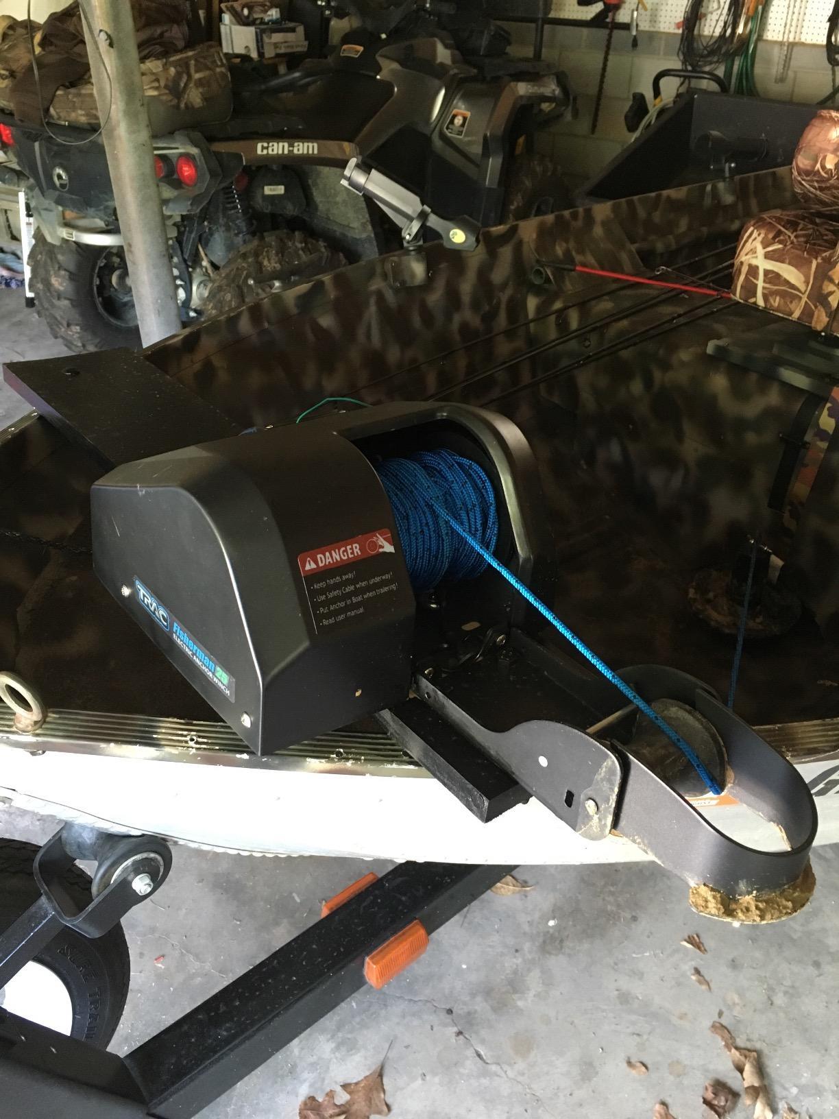Camco TRAC-Outdoor Products Fisherman 25-G3 Electric Anchor Winch - Anchors Up to 25 lb. - Includes 100-feet of Pre-Wound Anchor Rope customer photo 2