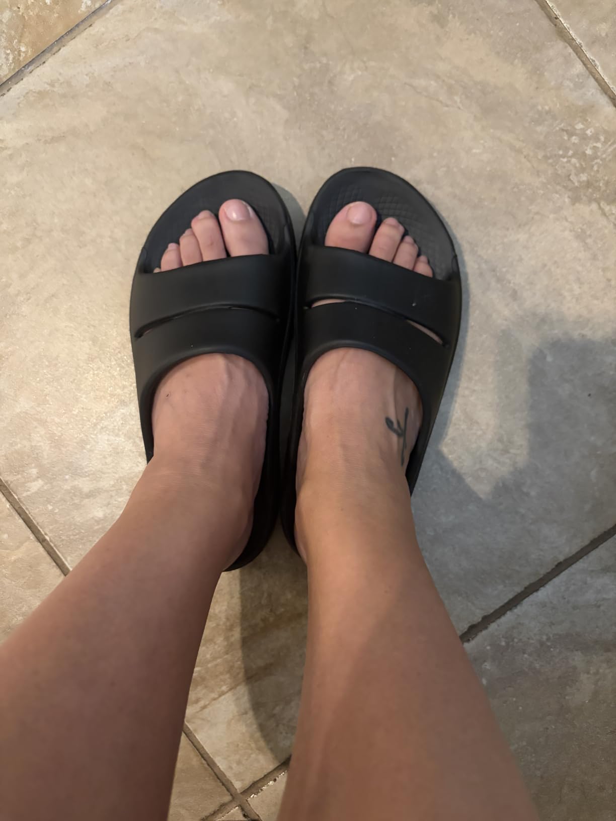 OOFOS OOahh Recovery Slide - Women’s and Men’s customer photo 2
