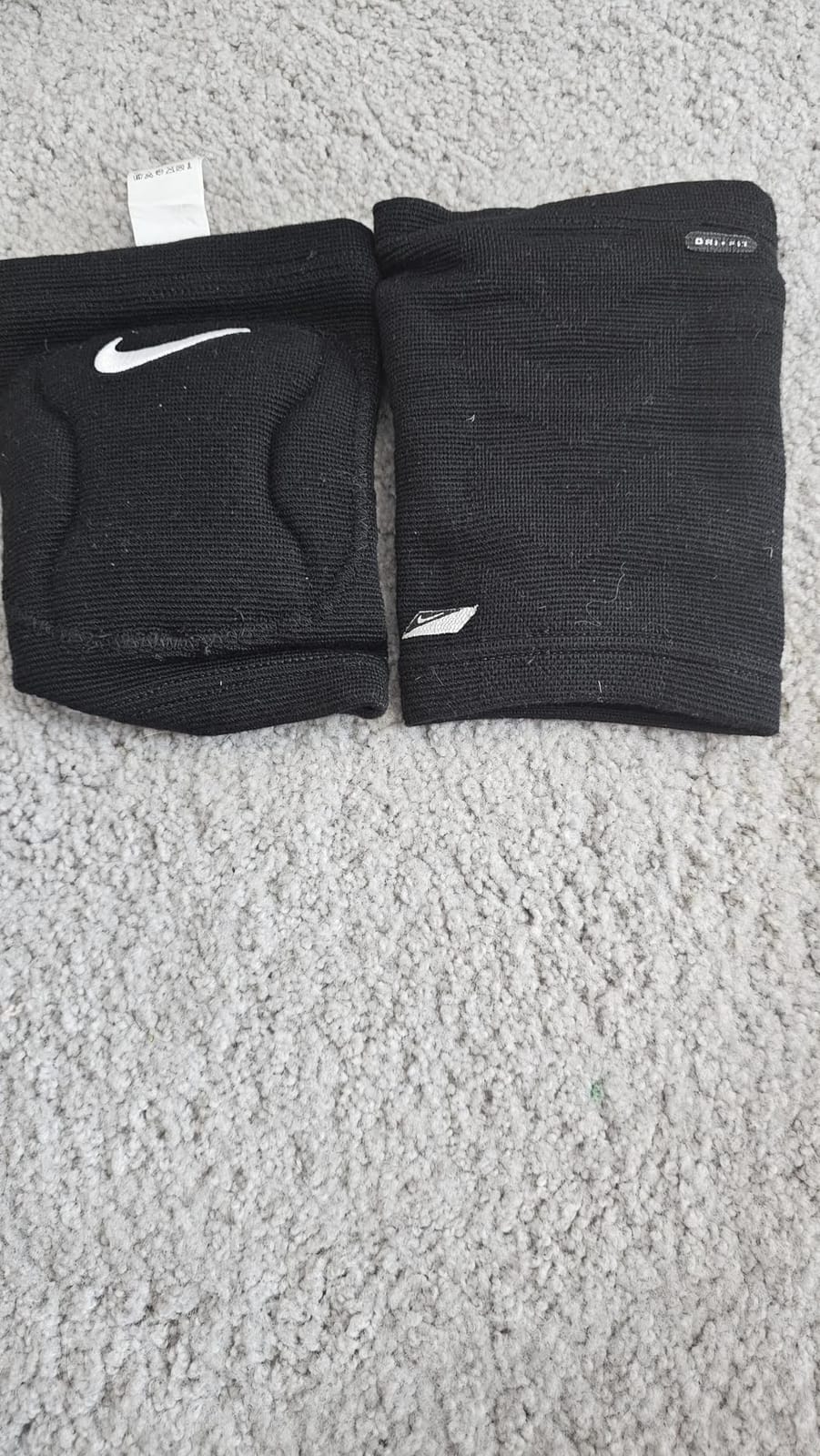 Nike Unisex Streak Volleyball Knee Pad Black Skate Safety MD/LG customer photo 1