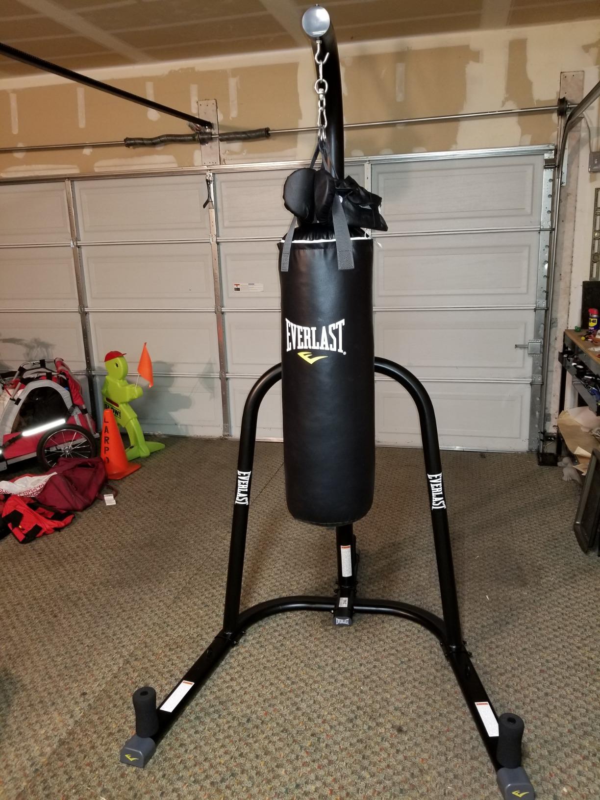 Everlast Single Station Heavy Bag Stand with a 70-lb. Heavy Bag Kit customer photo 2