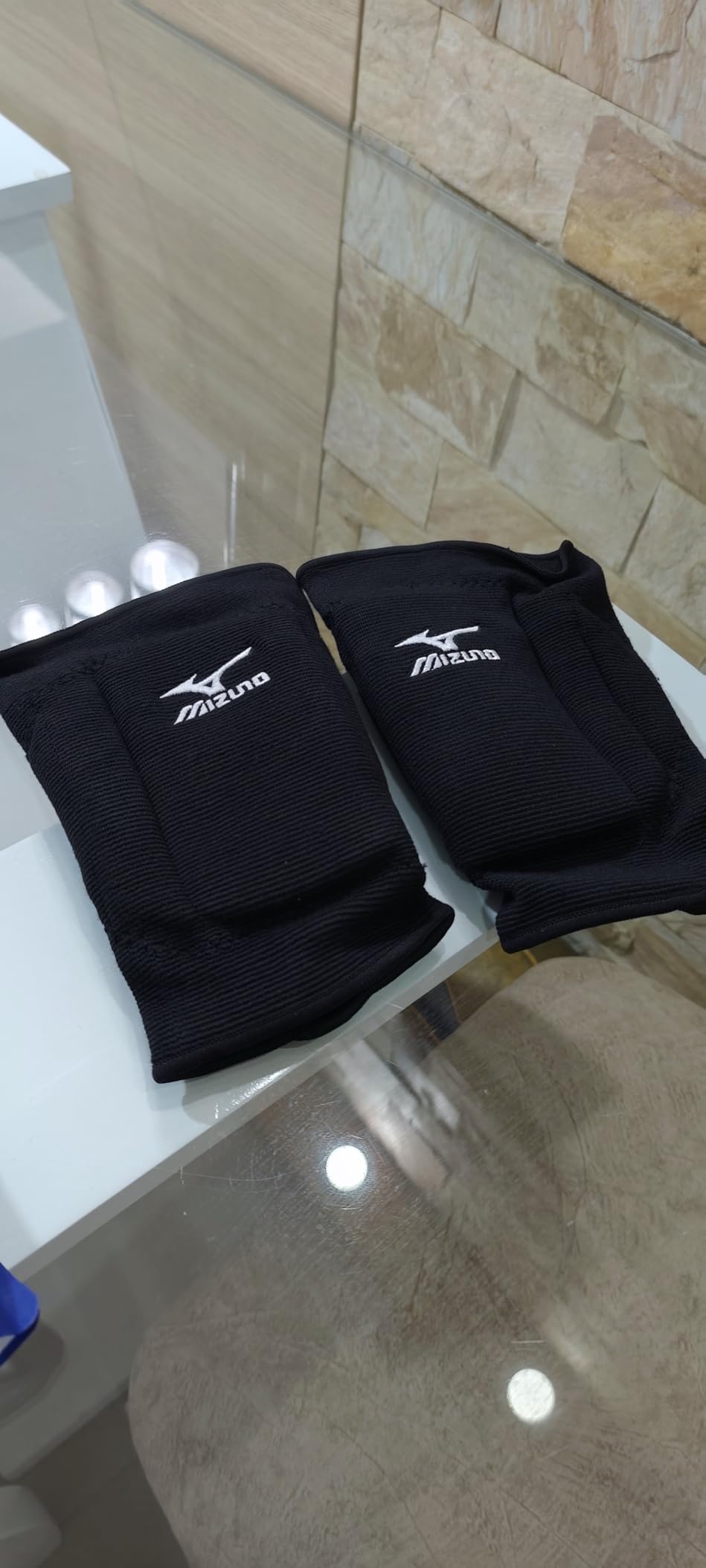 Mizuno T10 Plus Kneepad, ADULT Volleyball Kneepad, Black, One Size customer photo 2