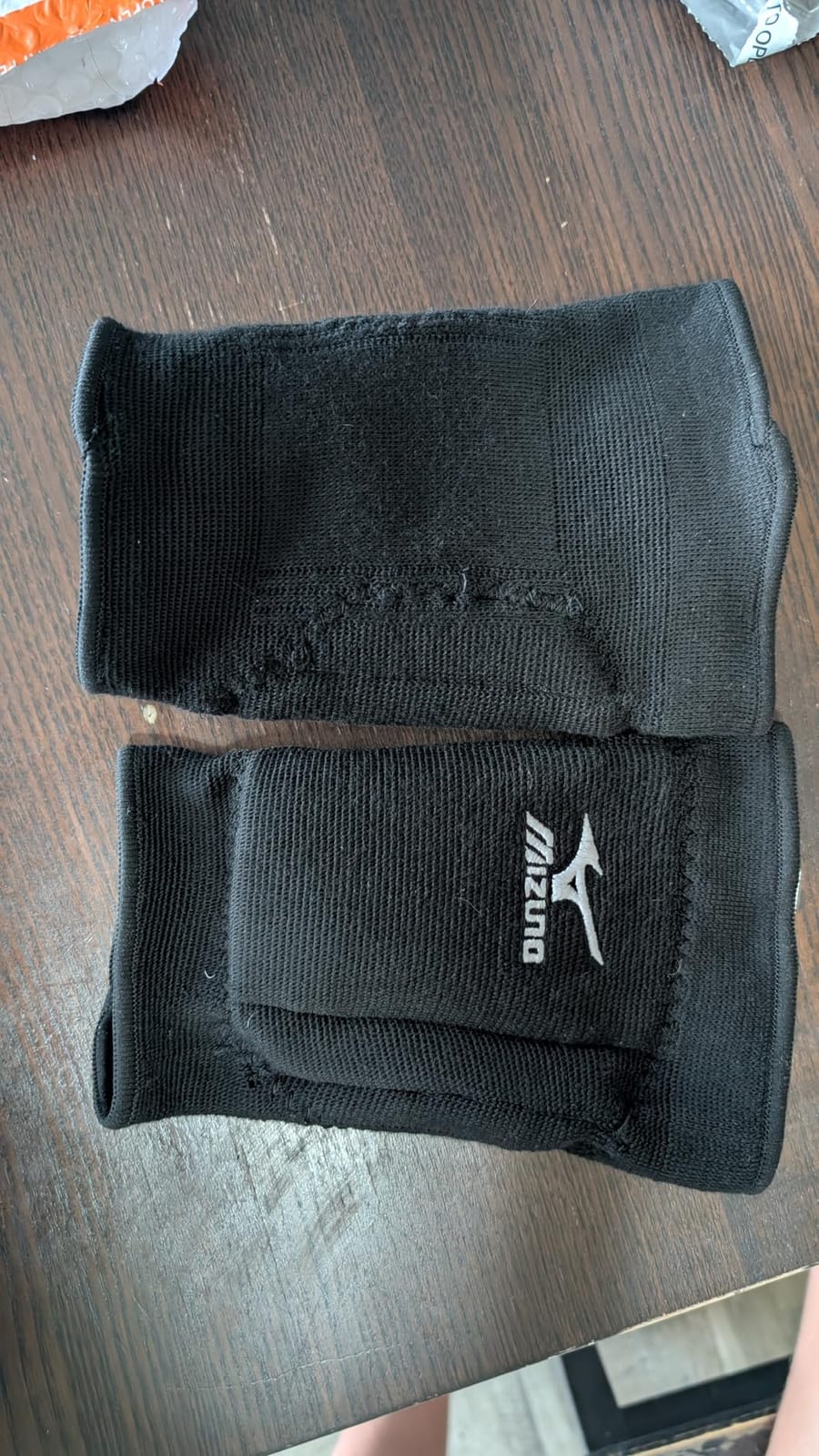 Mizuno Youth T10 Plus Volleyball Kneepad, One Size, Black customer photo 2