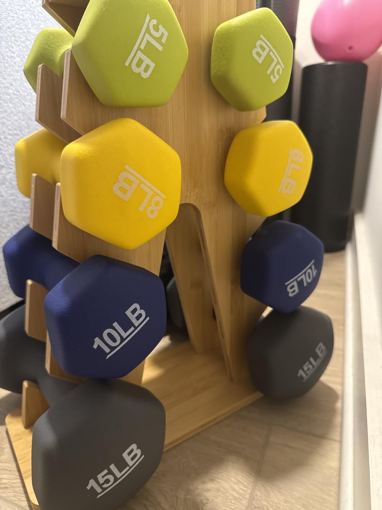 Amazon Basics Neoprene Dumbbell Hand Weights for Exercise and Muscle Toning customer photo 1