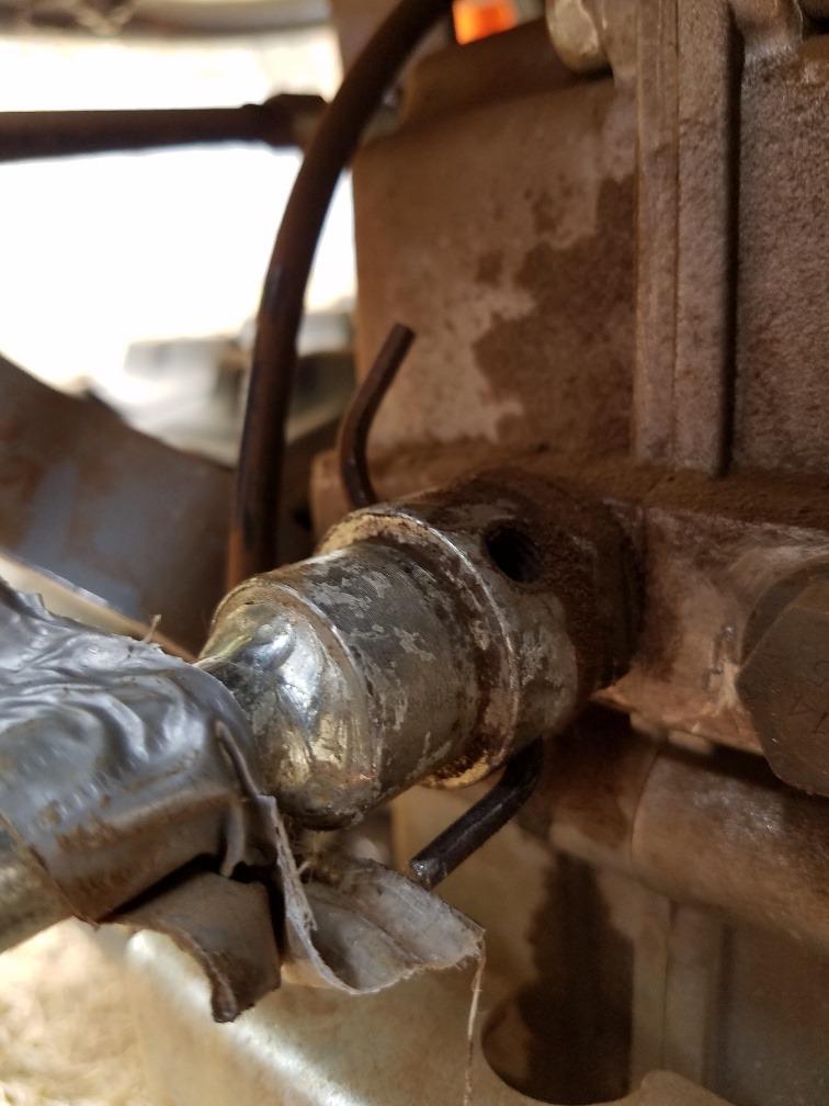 YARDMAX YD8103 Track Barrow, 660 lb. Capacity, Briggs CR950, 6.5 hp, 208cc customer photo 1