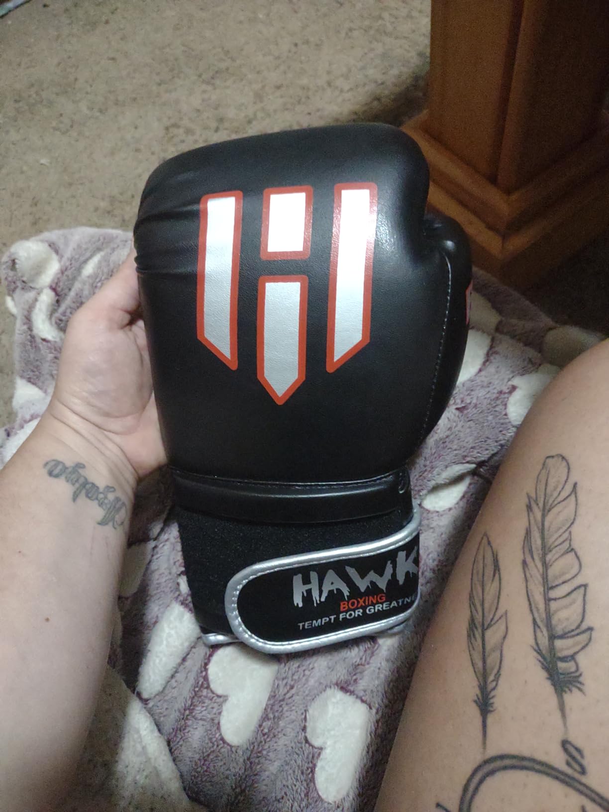 Hawk Sports Boxing Gloves for Men and Women, Comfy Boxing Training Gloves with Foam Padding for Throwing Power Punches with Confidence, Heavy Bag Boxing Gloves for Training and Sparring White / 10 OZ customer photo 1