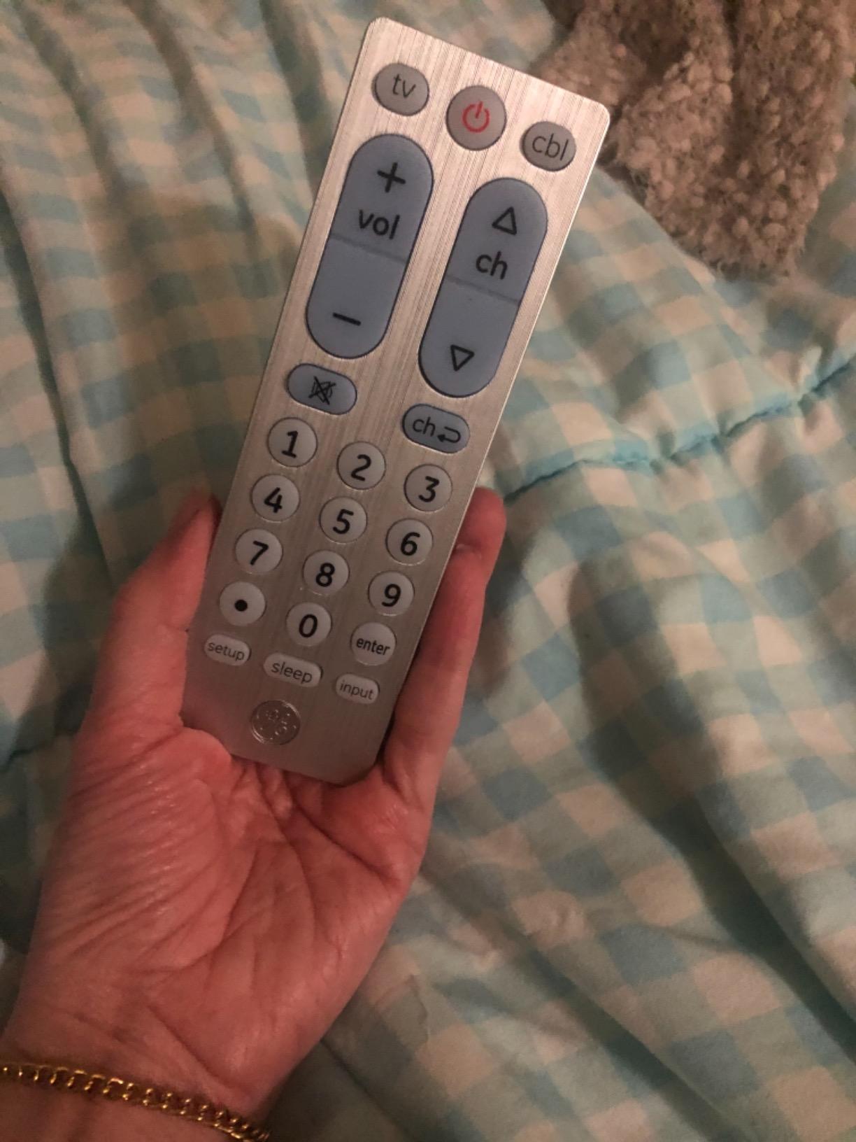 GE Big Button Universal Remote Control for Samsung, Vizio, Lg, Sony, Roku customer photo 2