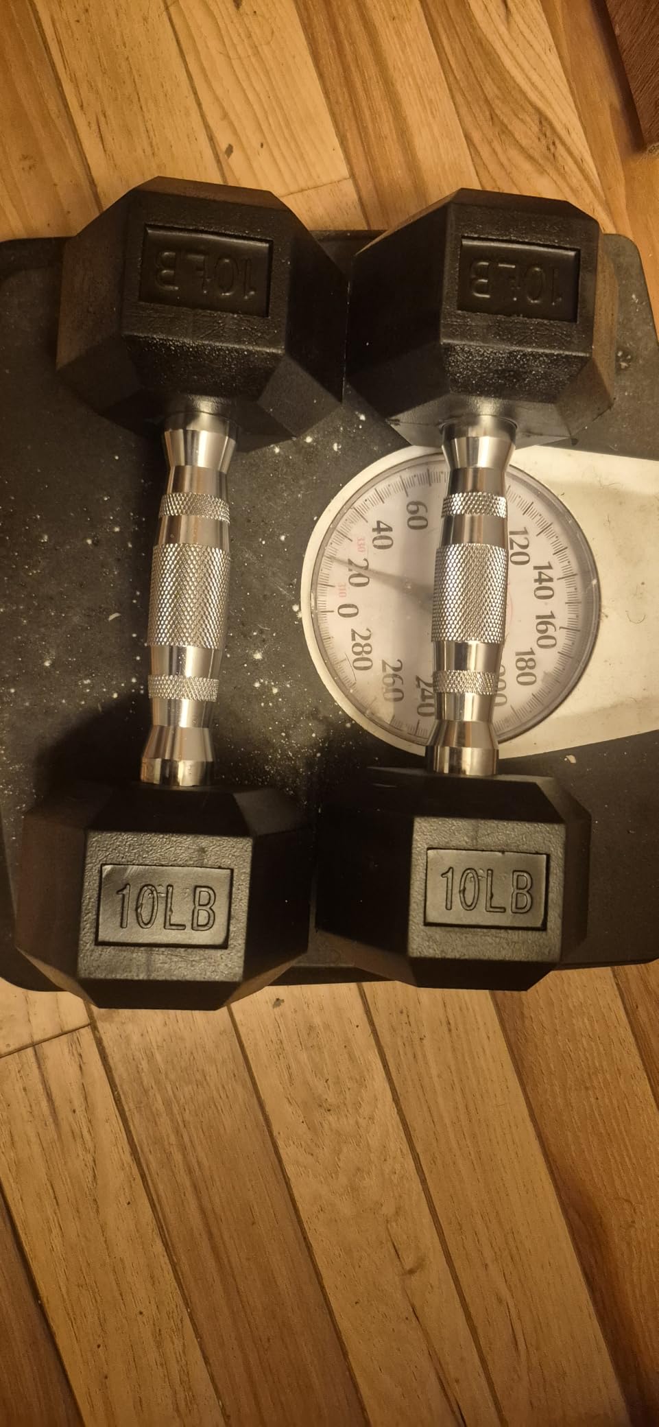 Amazon Basics Rubber Hex Dumbbell Hand Weight customer photo 2