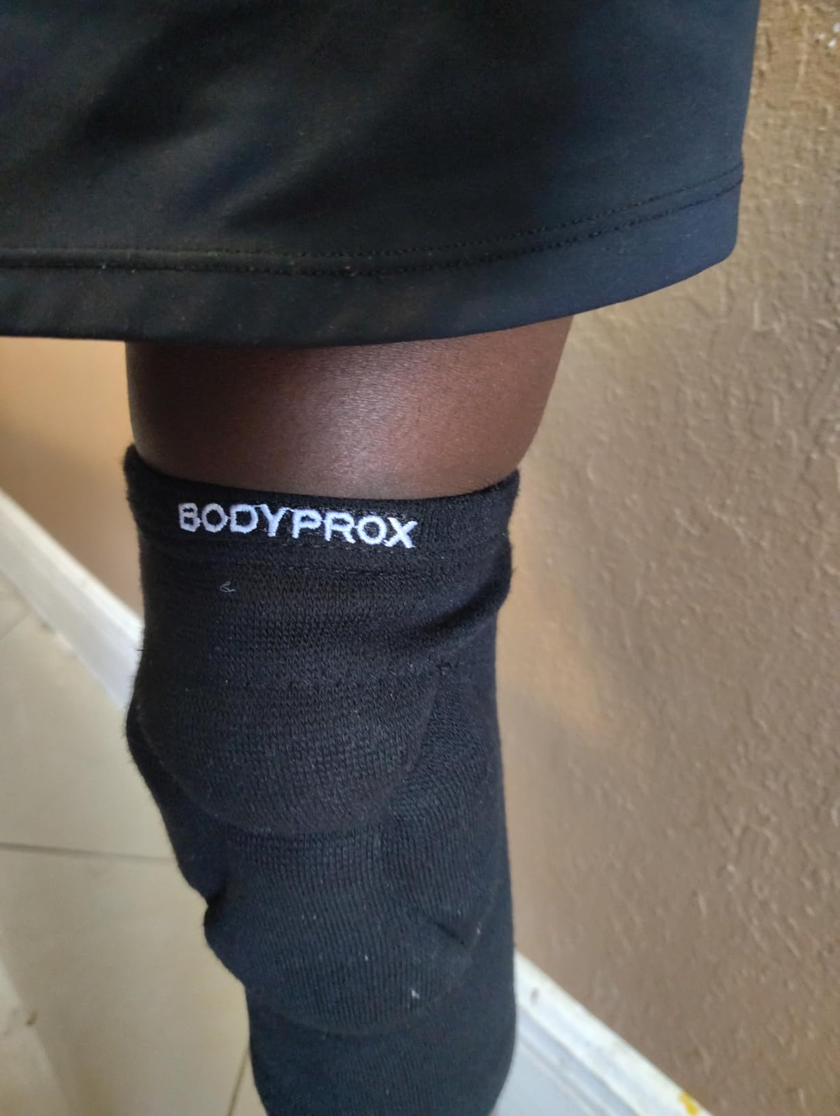 Bodyprox Volleyball Knee Pads for Junior Youth, 1 Pair Unisex (13-18 Years) customer photo 2