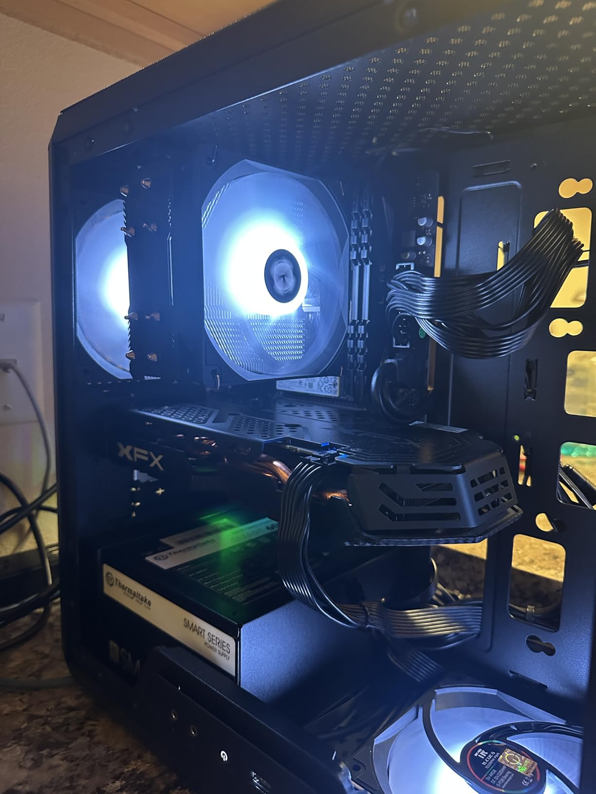 Cooler Master Q300L V1 Micro-ATX PC Case, High Airflow, Transparent Panel customer photo 1