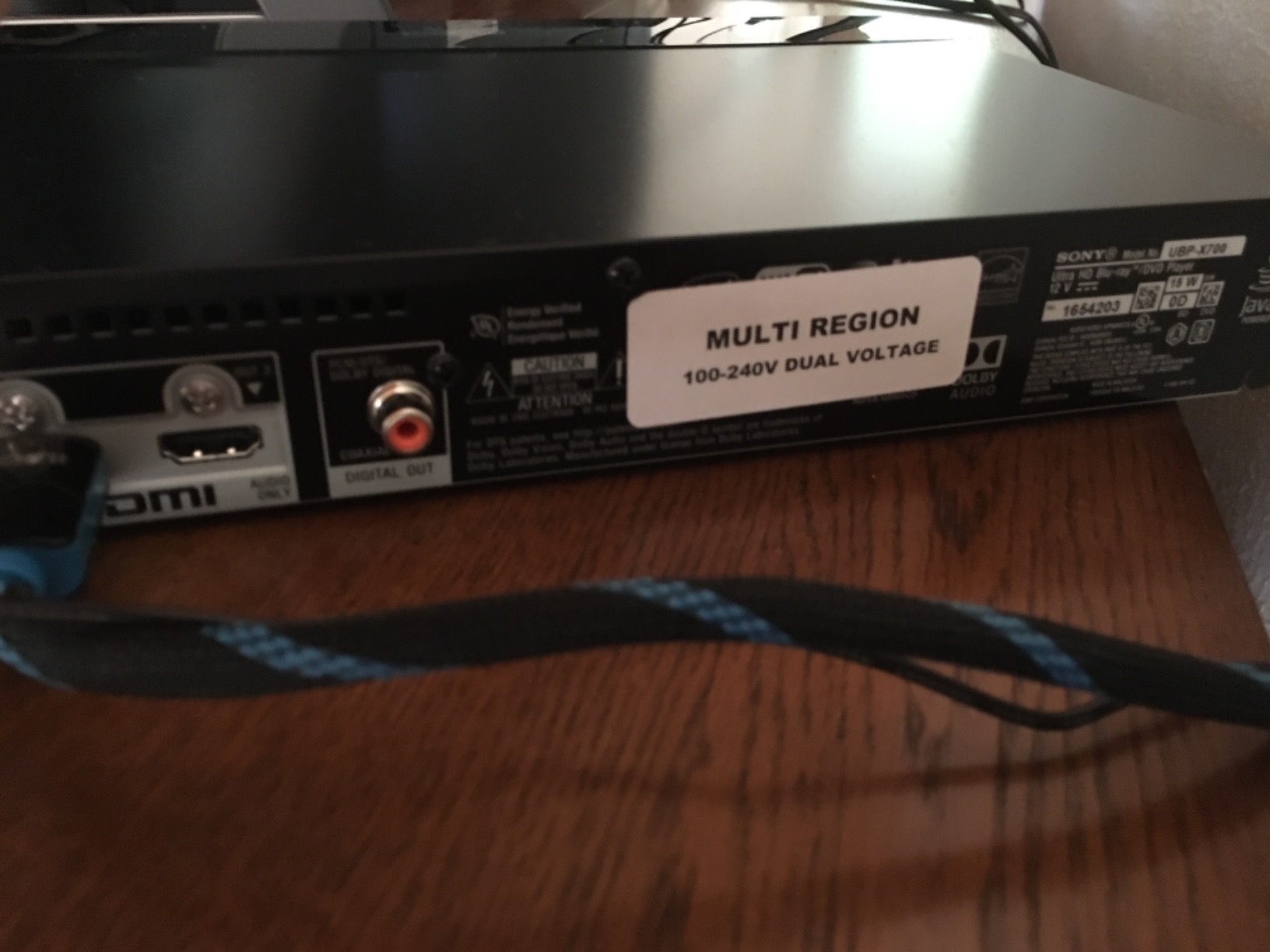Sony X700-2K/4K UHD - 2D/3D - Wi-Fi - SA-CD - Multi System Region Free Blu Ray Disc DVD Player - PAL/NTSC - USB - 100-240V 50/60Hz Cames with 6 Feet Multi-System customer photo 1