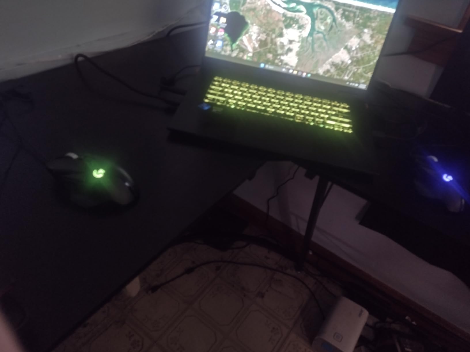 Logitech G502 Hero Wired Gaming Mouse - Black customer photo 2