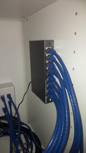 TP-Link 16 Port Gigabit Switch | Easy Smart Managed | Plug & Play | Limited Lifetime Protection | Desktop/Wall-Mount | Sturdy Metal w/ Shielded Ports | Support QoS, Vlan, IGMP and LAG (TL-SG116E) customer photo 2