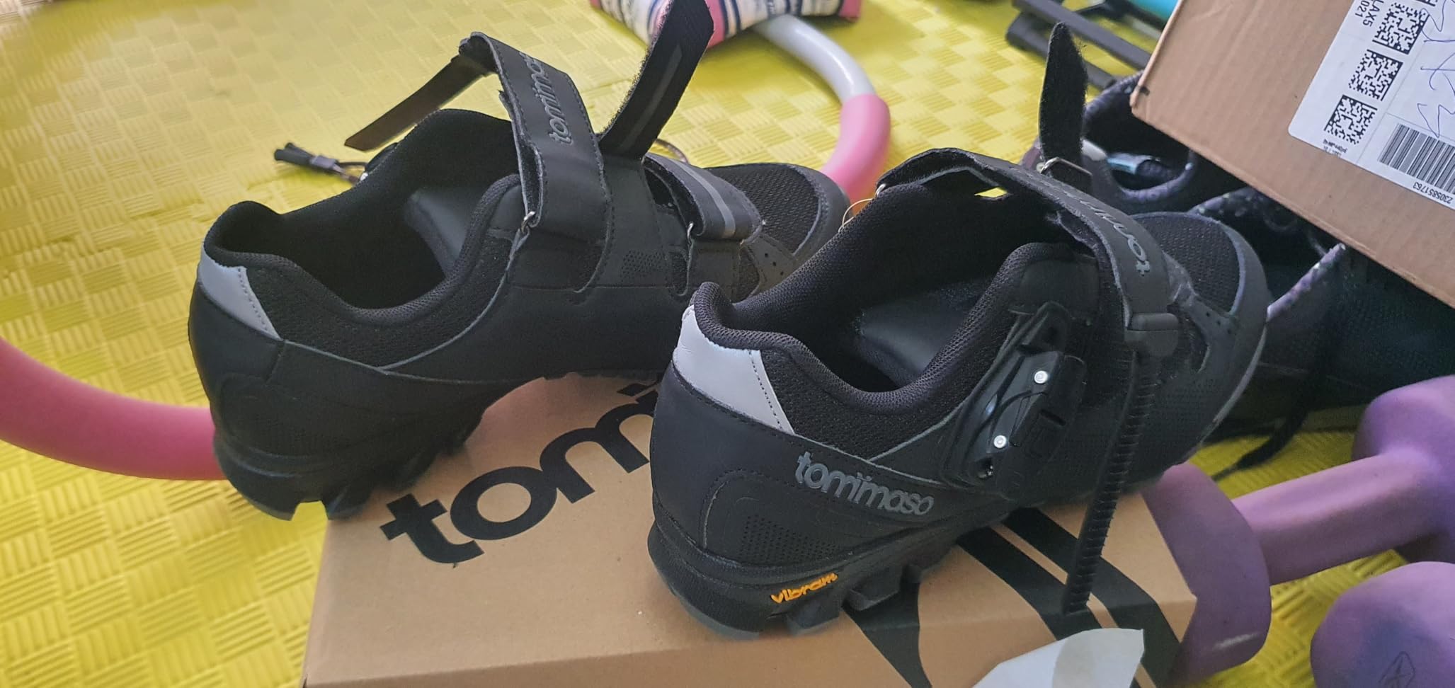 Tommaso Mens Cycling Shoes – SPD Compatible Outdoor, MTB, Gravel & Mountain Bike Shoes – Walkable Design – Cleats Not Included customer photo 1