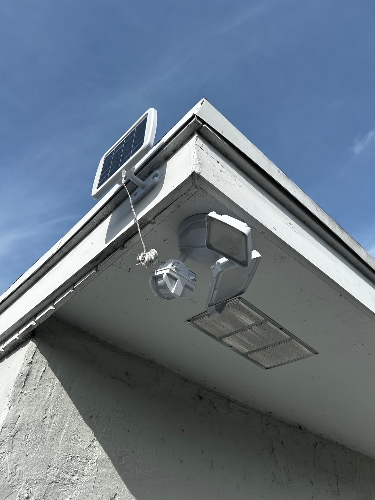 LEPOWER Solar LED Security Lights, PIR Motion Sensor Outdoor, 1600LM, Yard customer photo 2