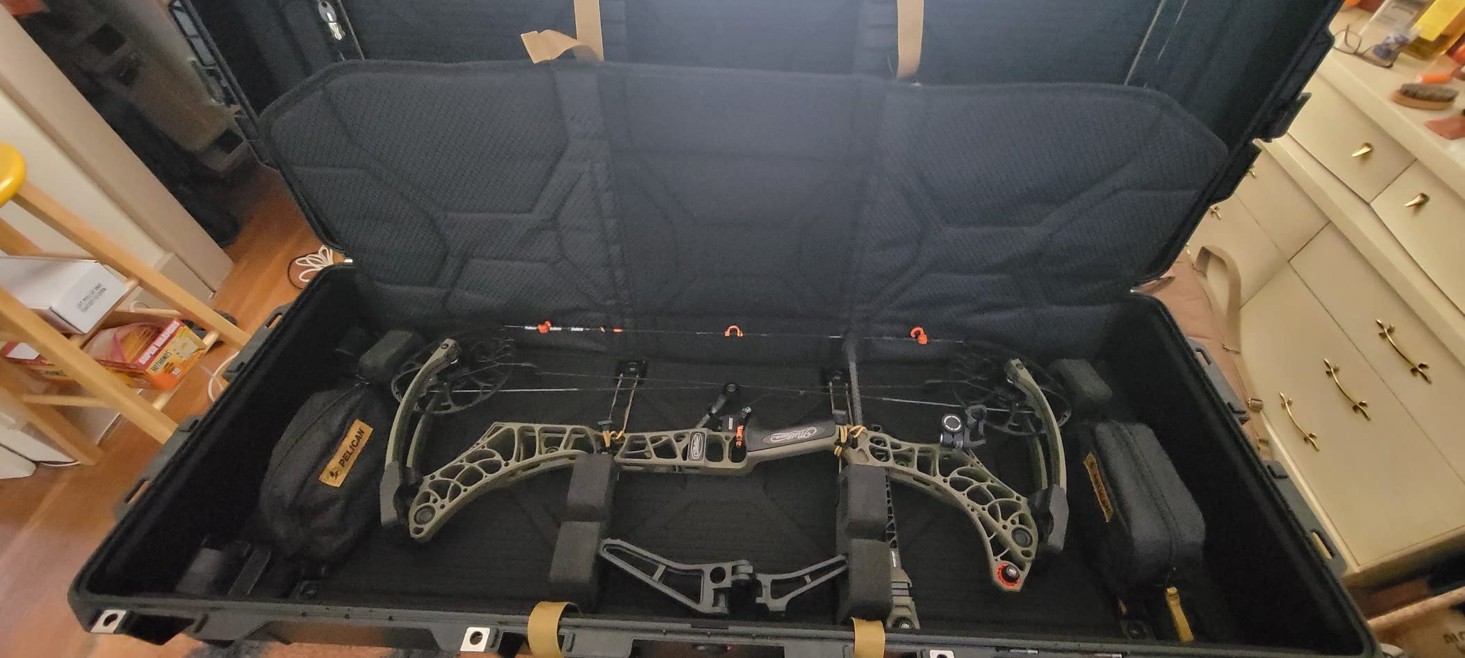1745 AIR CASE, Bow, Black customer photo 1