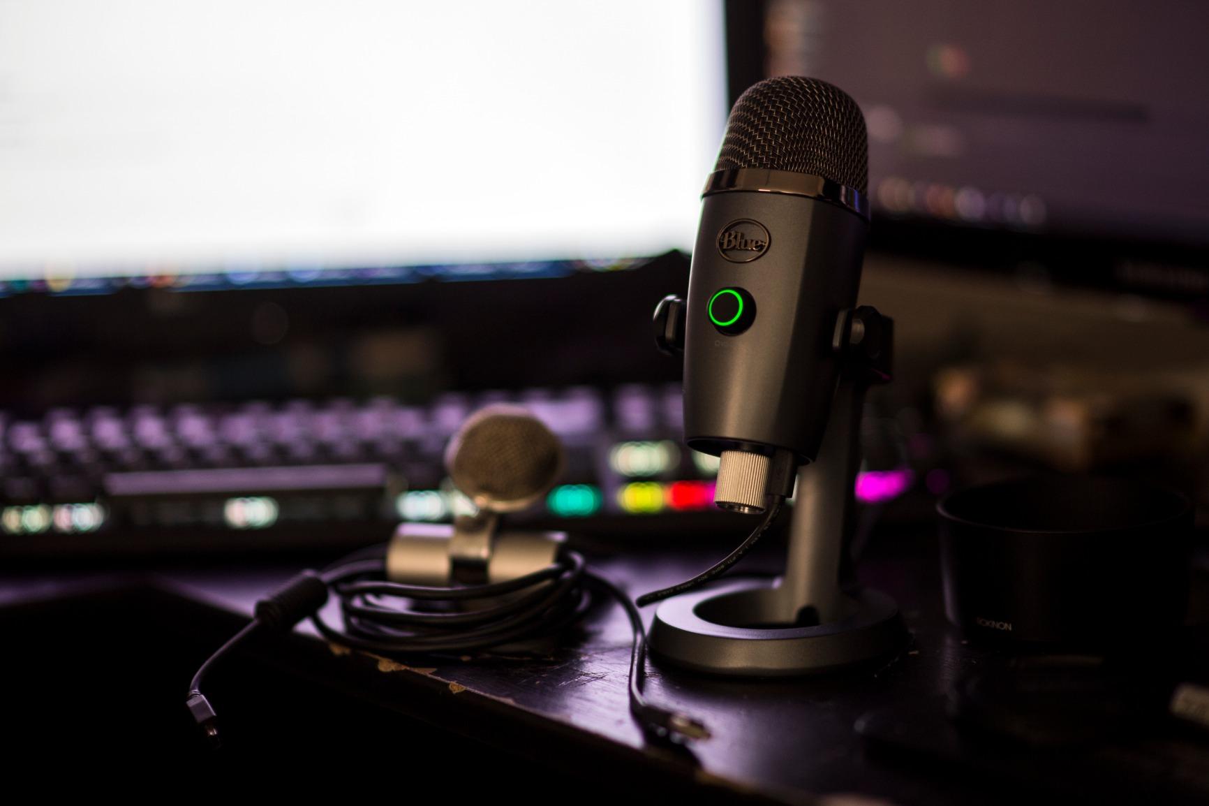 Logitech for Creators Blue Yeti Nano USB Microphone for Gaming, Streaming, Podcasting, Twitch, YouTube, Discord, Recording for PC and Mac, Plug & Play -Blackout customer photo 1