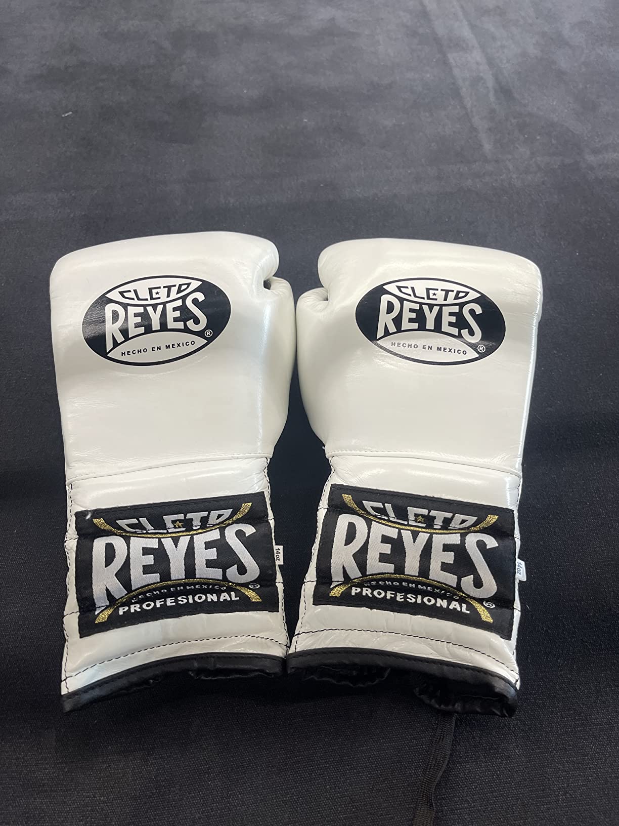 CLETO REYES Traditional Professional-Grade Boxing Gloves with Laces for Training, Sparring and Heavy Punching Bags for Men and Women, MMA, Kickboxing, Muay Thai customer photo 1