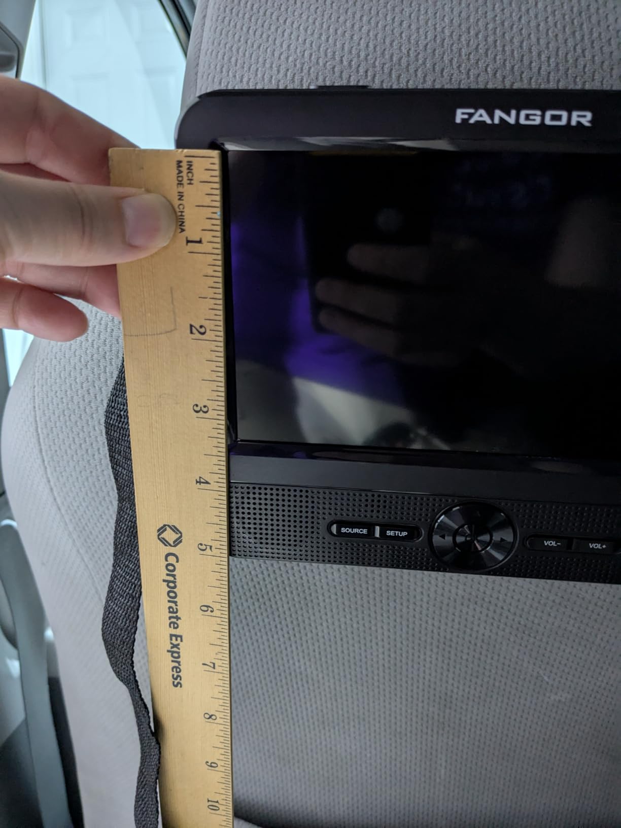 FANGOR 7.5 Inch Dual Car DVD Player, Portable Headrest Video Player for Car with 5 Hours Rechargeable Battery, Last Memory, AV Out/in, Support USB/SD/Sync TV, All Regions (1 Player+1 LCD Screen) customer photo 1