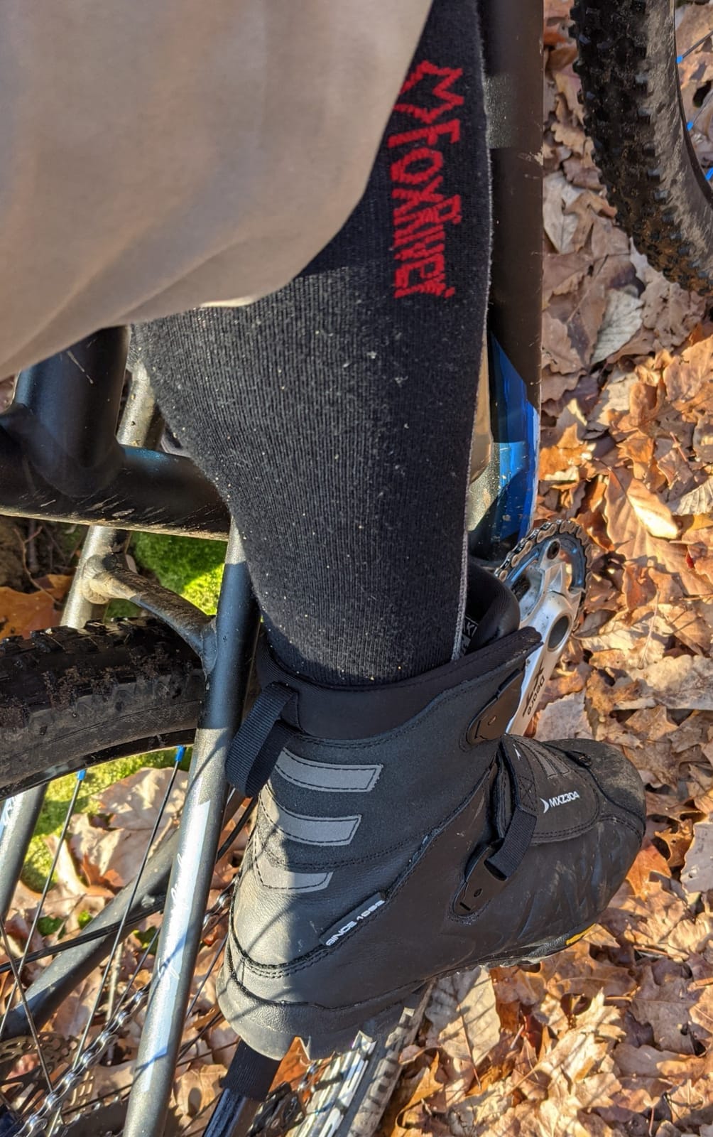 Lake MXZ304 Winter Cycling Boot - Full-Grain Leather, Thinsulate Insulation, Regular & Wide - Black customer photo 2