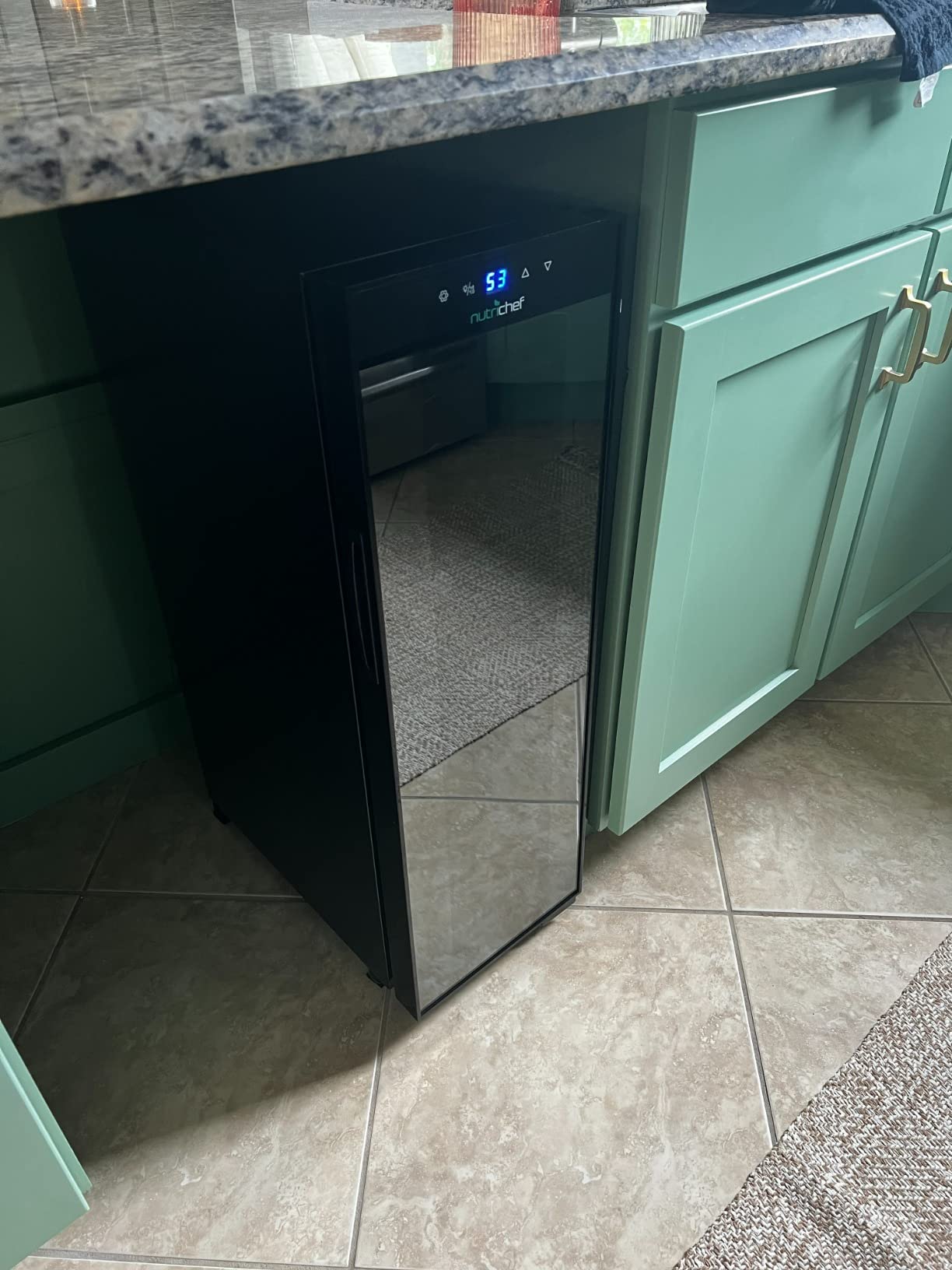 Nutrichef 12 Bottle Stainless Steel Slim Wine Fridge | Red & White Wine Chiller | Adjustable Temperature Control, Ultra Quiet Operation & Energy Efficient | Mini Wine Cooler Refrigerator 31x10x17 IN customer photo 2
