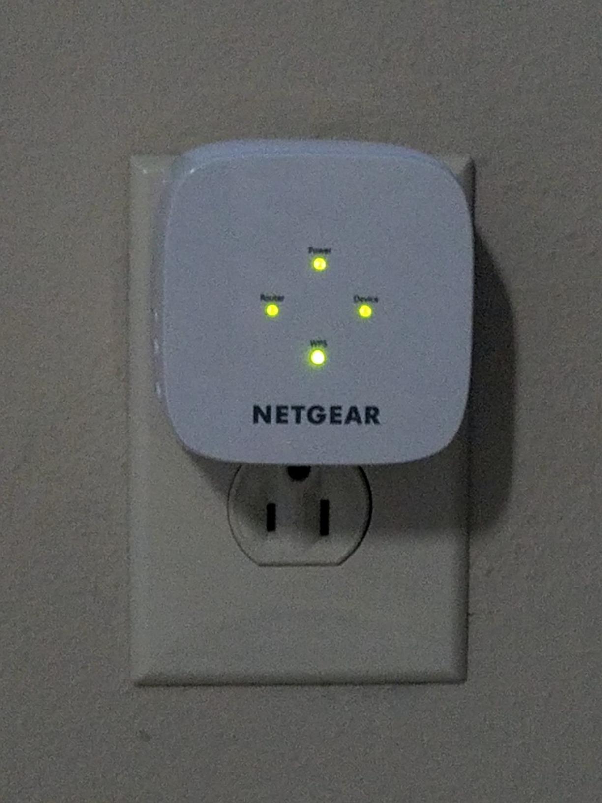 NETGEAR WiFi Extender EX5000, up to 1,500 sq ft, 1.2 Gbps customer photo 2