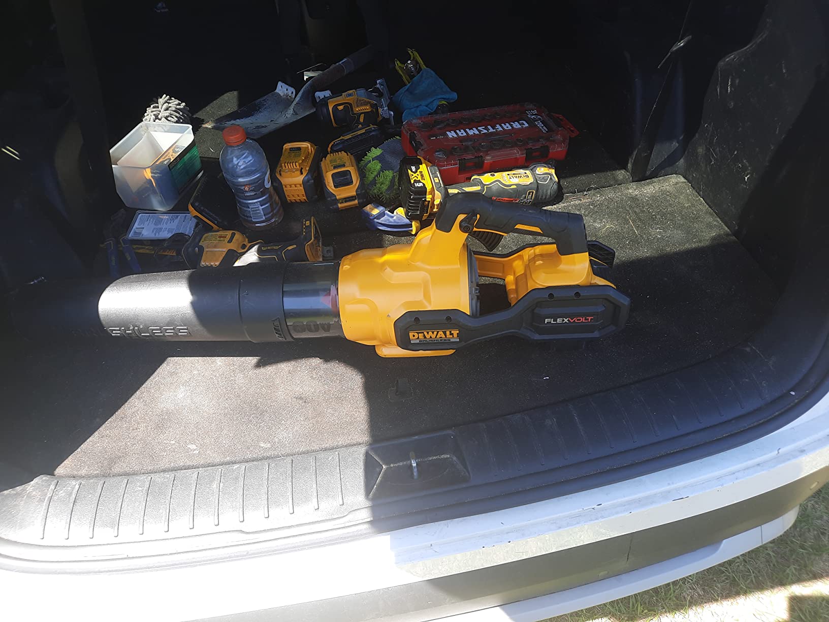 DEWALT 60V MAX* FLEXVOLT Leaf Blower, Cordless, Battery Powered, Handheld, Classic Style, 125-MPH, 600-CFM, Yellow/Black, Tool Only (DCBL772B) customer photo 1