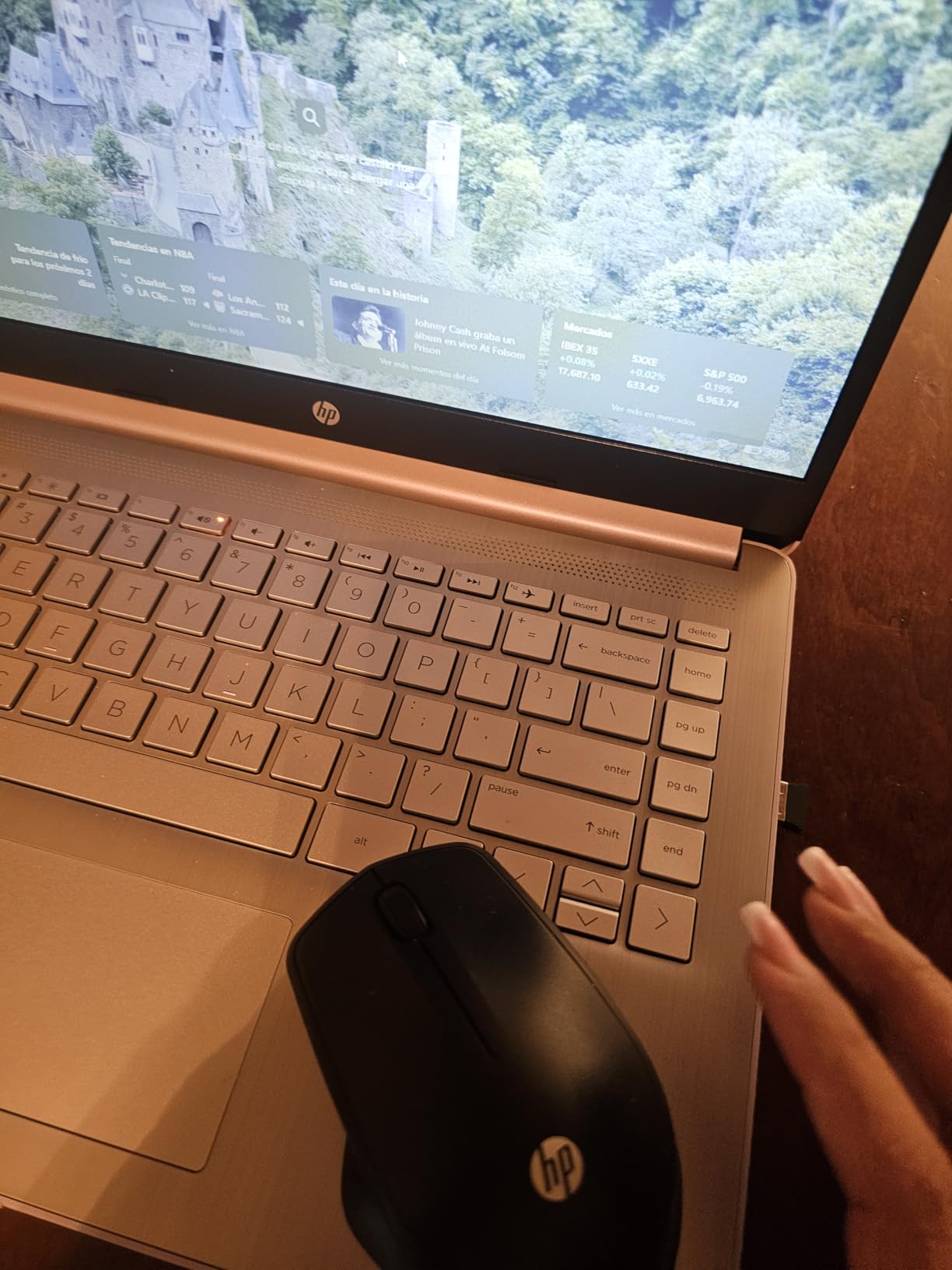 HP 280 Silent Wireless Mouse - Ergonomic, Right-Handed Design - 2.4GHz USB Wireless Connection - Multi-Surface Technology, 1600 DPI Optical Sensor - Win, Chrome, Mac OS - Up to 18-Month Battery Life customer photo 1