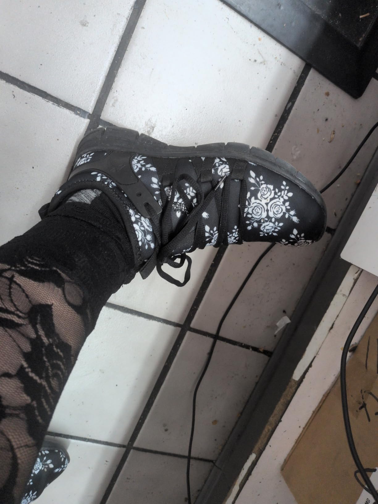 INZCOU Slip-On Walking Running Tennis Shoes customer photo 2