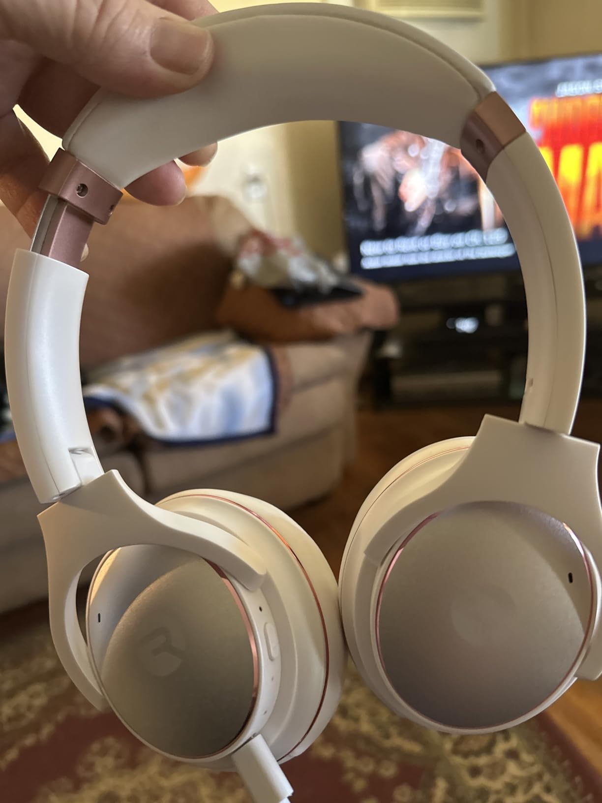 Raycon The Everyday Wireless Bluetooth Over Ear Headphones, with Active Noise Cancelling, Awareness Mode and Built in Microphone, IPX 4 Water Resistance, 40 Hours of Battery Life (Black) customer photo 1