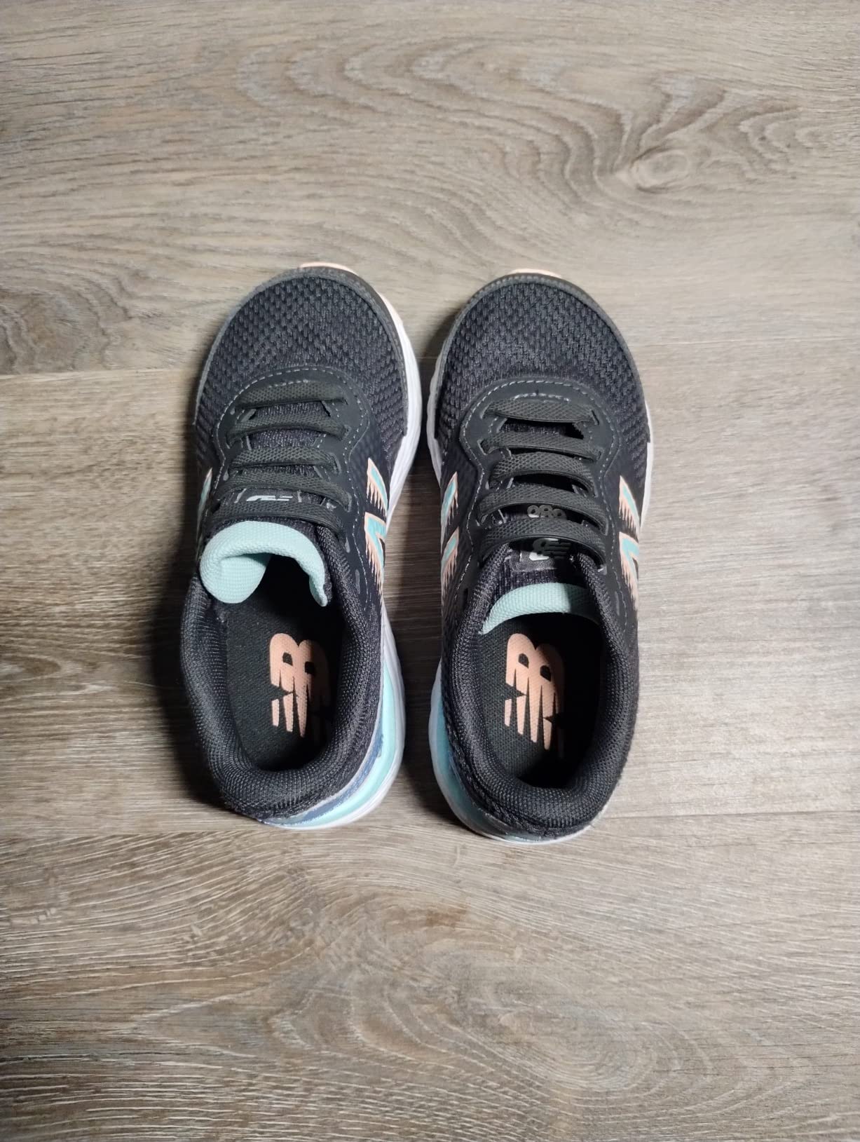 New Balance Kids' 680 V6 Lace-up Running Shoe customer photo 2