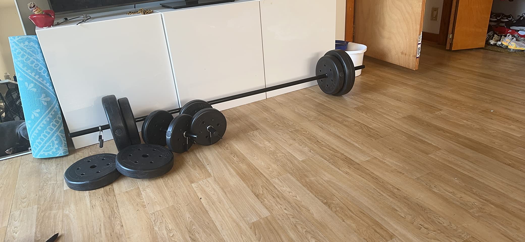 US Weight 105 Pound Weight Set with Barbell - Home Gym Workout Equipment customer photo 2
