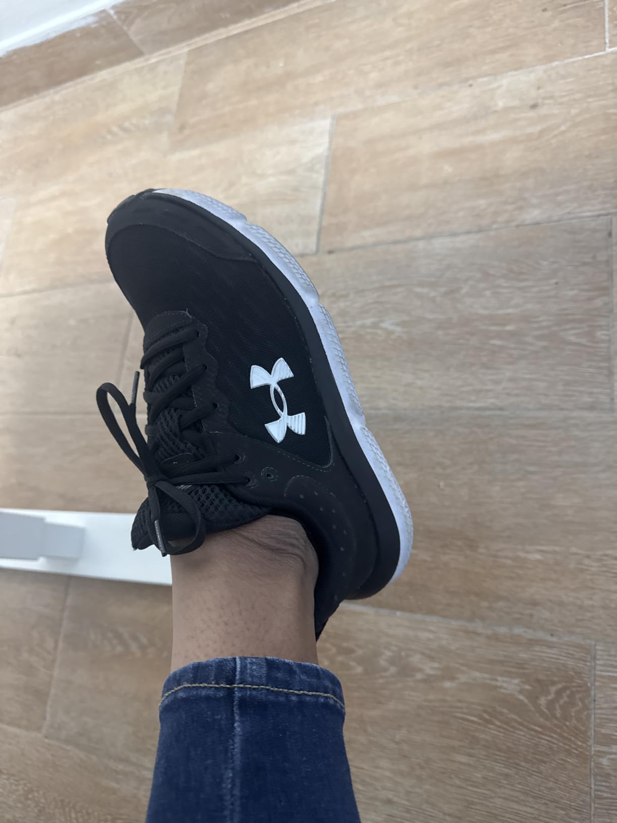 Under Armour Women's Charged Assert 10 Shoes customer photo 1