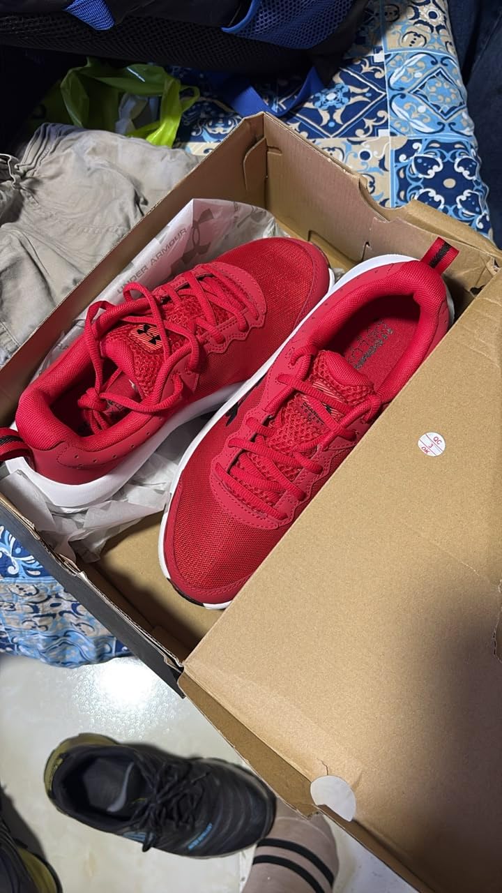 Under Armour Men's Charged Assert 10 Shoes customer photo 1