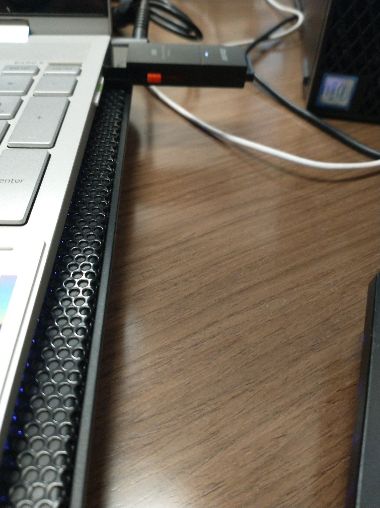 BUFFALO External SSD 2TB - Up to 600MB/s - USB-C - USB-A - USB 3.2 Gen 2 (Compatible with PS4 / PS5 / Windows/Mac) - External Solid State Drive Stick - SSD-PUT2.0U3B customer photo 1
