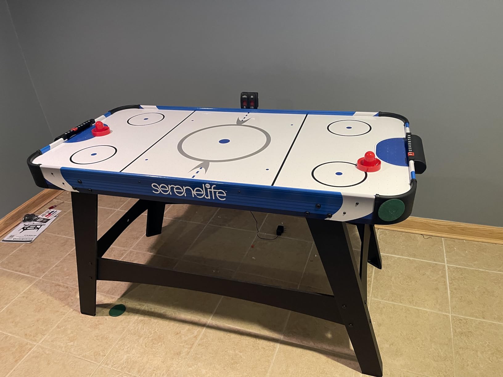 SereneLife 58in Powered Air Hockey Table Upgraded 700mA 12v 2X Powerful Motor, 4 Player 4 Pucks 2 Pushers, Full-Size Arcade Style, Inline Power Switch and Battery Free Digital LED Score Board customer photo 2