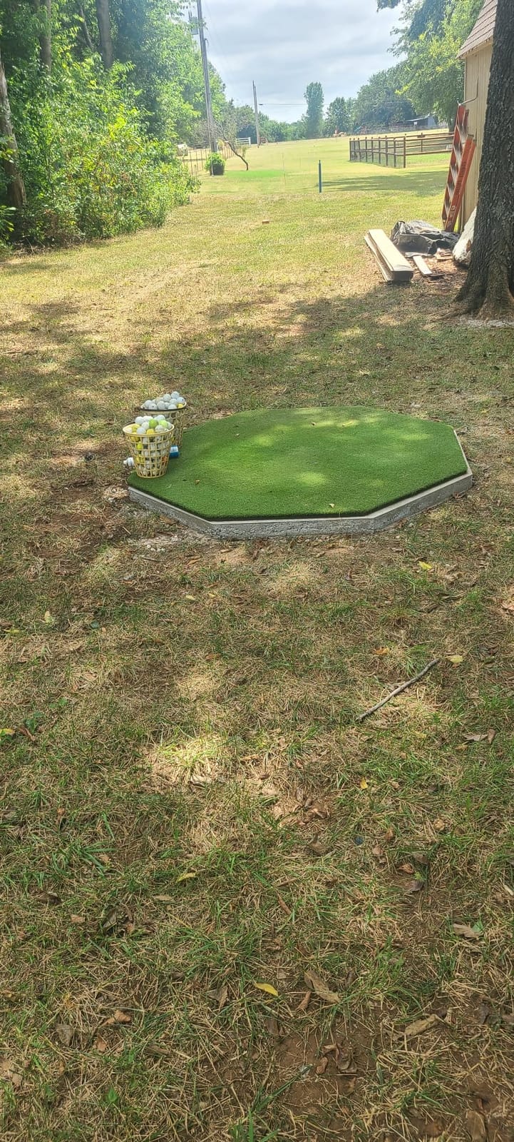 GoSports Elite Golf Hitting Mat for Indoor and Outdoor Practice - Withstands Thousands of Shots - Heavy-Duty Turf Driving Range Mats Works with Golf Simulators - Includes 3 tees - Choose Your Size customer photo 1