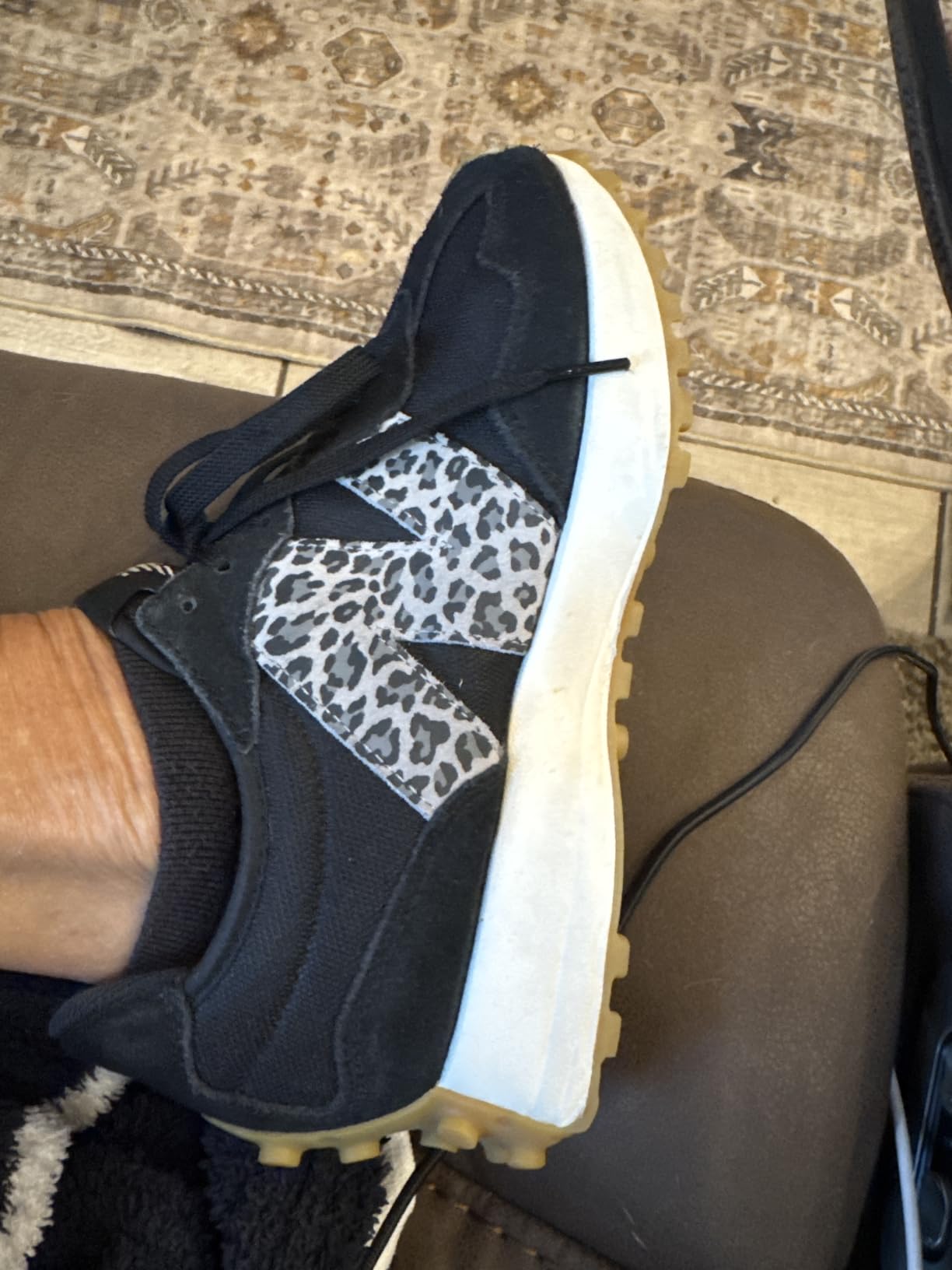 New Balance Women's 327 customer photo 1