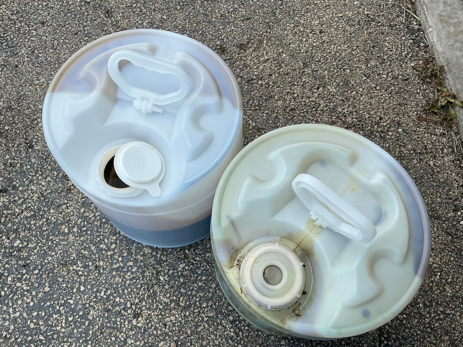 PIG Oil Storage Container Automotive - Translucent Recycle Oil Jug - 5 Gallon Oil Container Automotive - ext. dia. 11.5