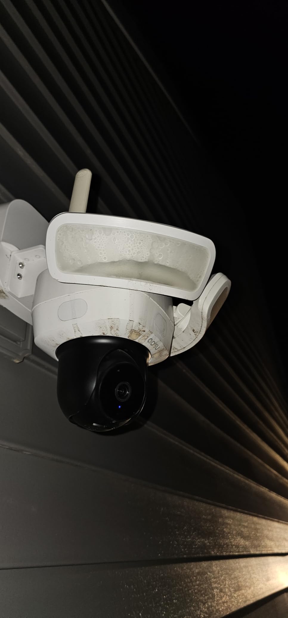 aosu Wired Floodlight Camera 3K 2600-Lumen 24/7 Recording customer photo 1