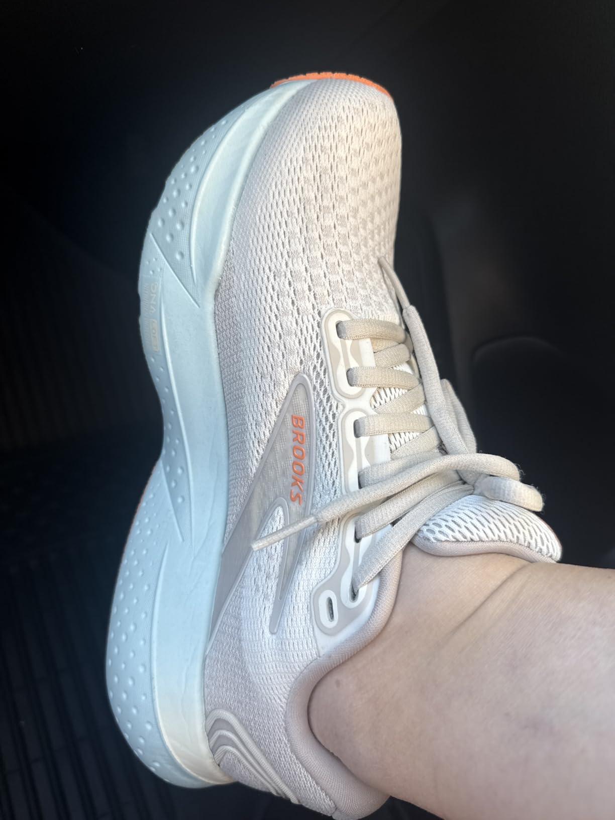 Brooks Women's Glycerin 21 Neutral Running Shoe customer photo 2
