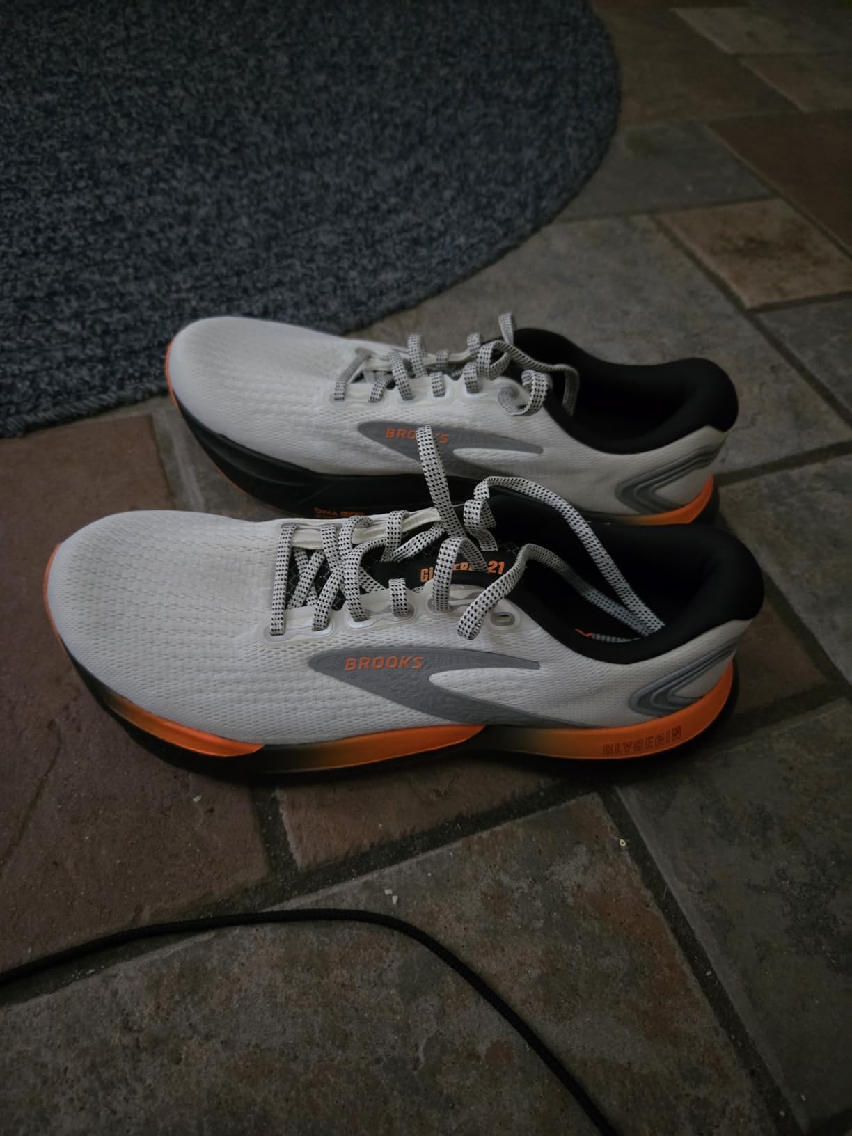 Brooks Men's Glycerin 21 Neutral Running Shoe customer photo 1