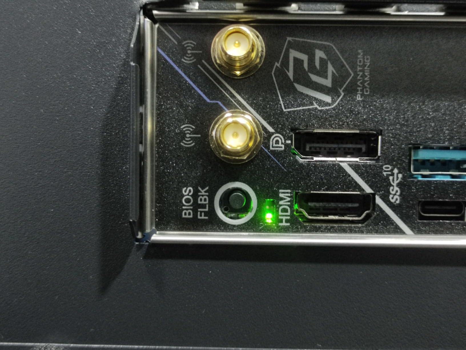 ASRock B650M PG Lightning WiFi 6E AMD Ryzen 9000/8000/7000 Series Socket AM5 B650 DDR5 up to 7200+ (OC) MHz 256 GB SATA3 6.0 Gb/s Micro ATX Motherboard M.2 RGB LED BIOS Flashback customer photo 2