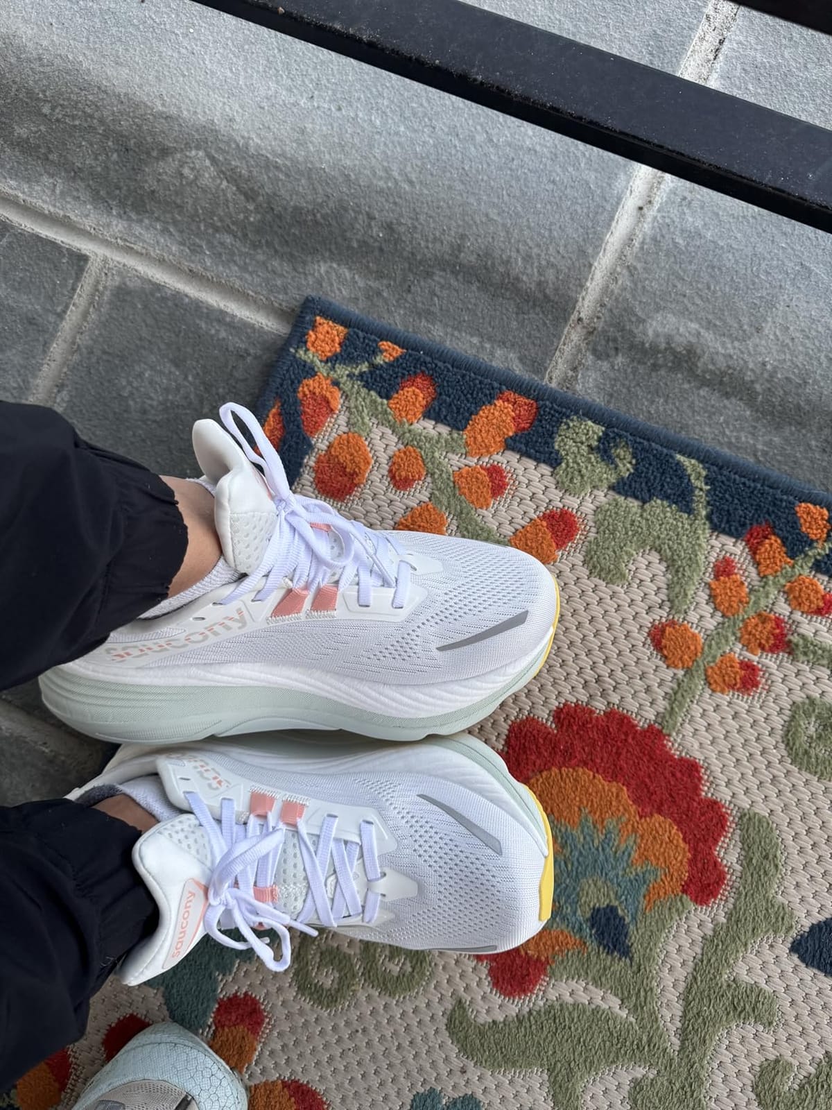 Saucony Women's Hurricane 24 Sneaker customer photo 2